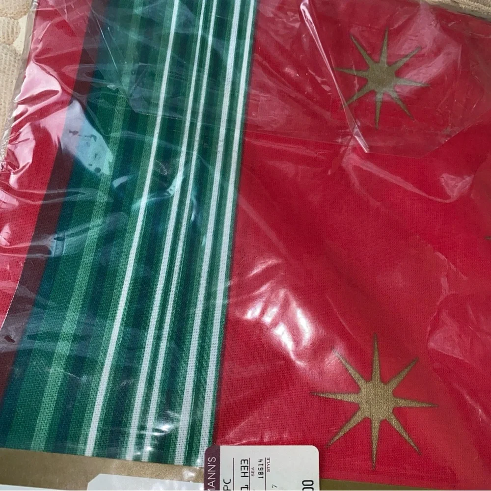 Vintage Bardwil Tablecloth 60”x84” Oval Christmas Bow Gift Print Dead‎ stock NEW